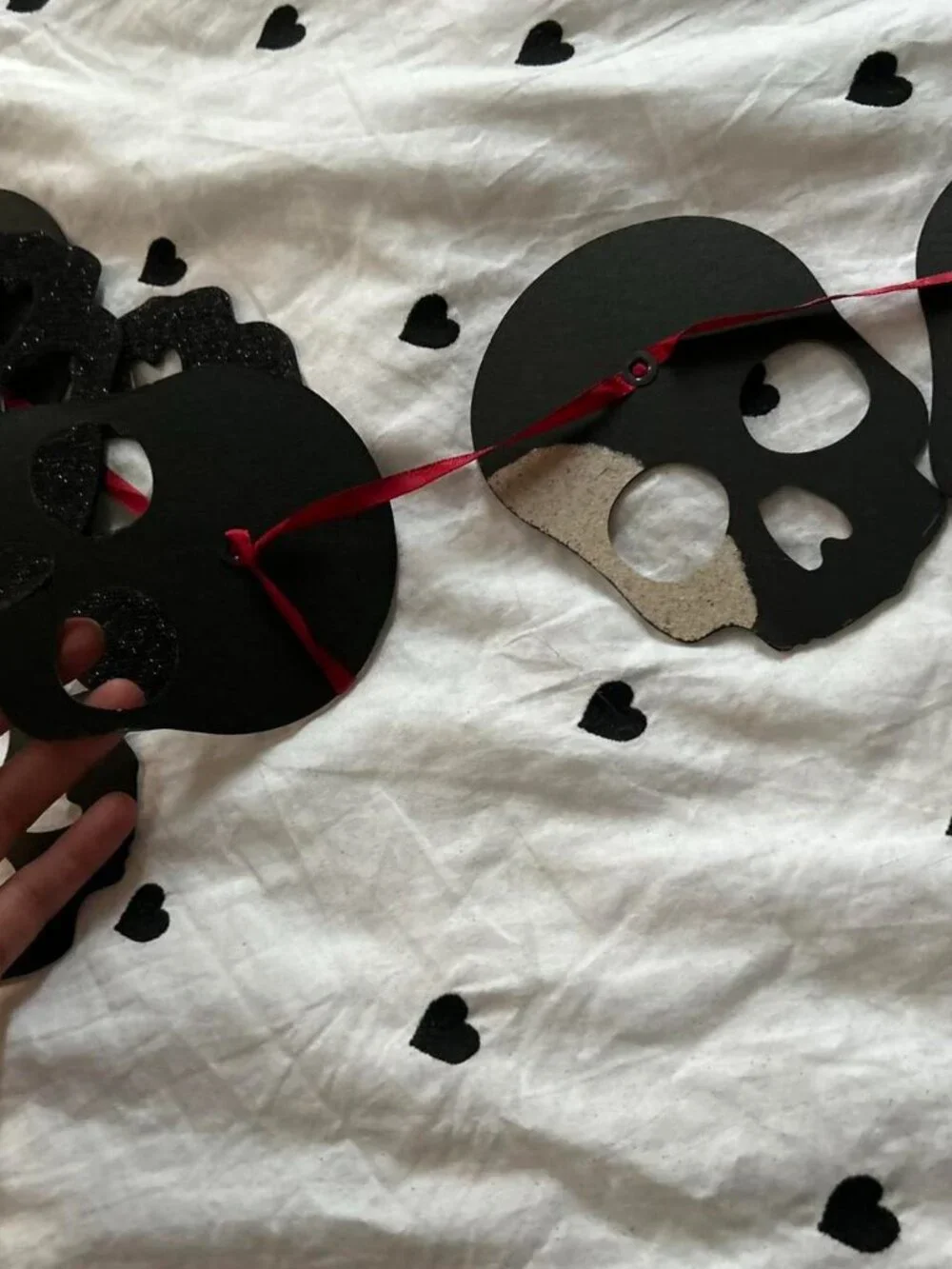 Black and Red Skull Garland